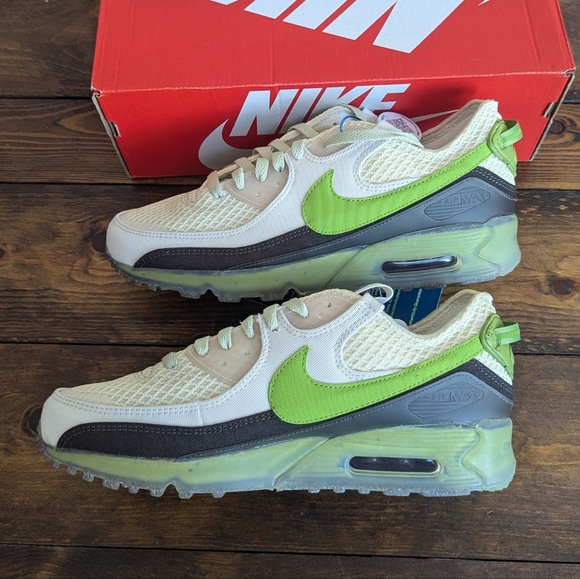 NEW Nike Air Max 90 Terrascape "Vivid Green" Phantom - Picture 3 of 7